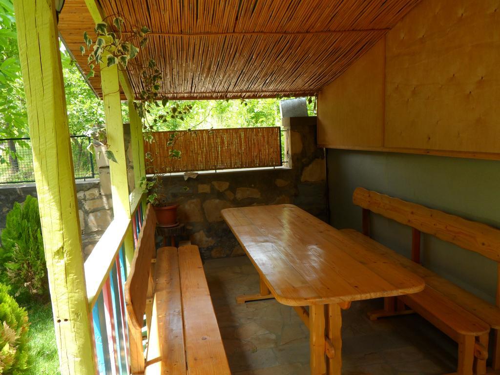 Guest House Nataly Yeghegnadzor Exterior photo