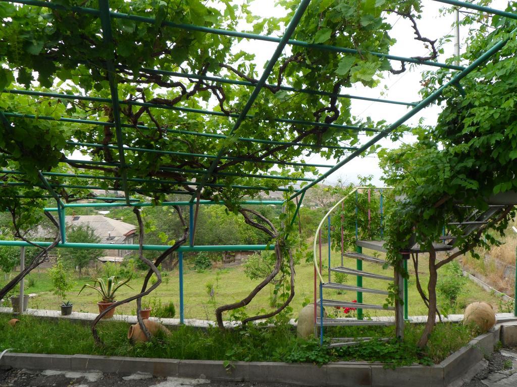 Guest House Nataly Yeghegnadzor Exterior photo